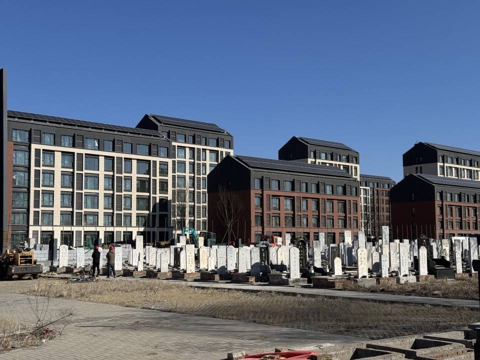 皇冠信用网开户_“花500万买坟景房皇冠信用网开户，眼皮子底下就是几百座，太糟心！”