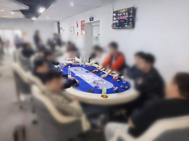 皇冠信用盘如何开户_深夜皇冠信用盘如何开户，昆明70人被当场带走