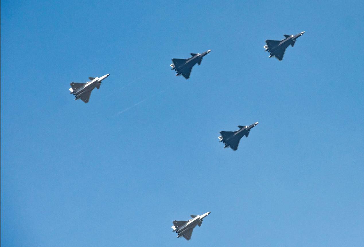 皇冠信用网登1_1668对325架！中日战机2025年的最新对比皇冠信用网登1，中国空军稳压日本空自