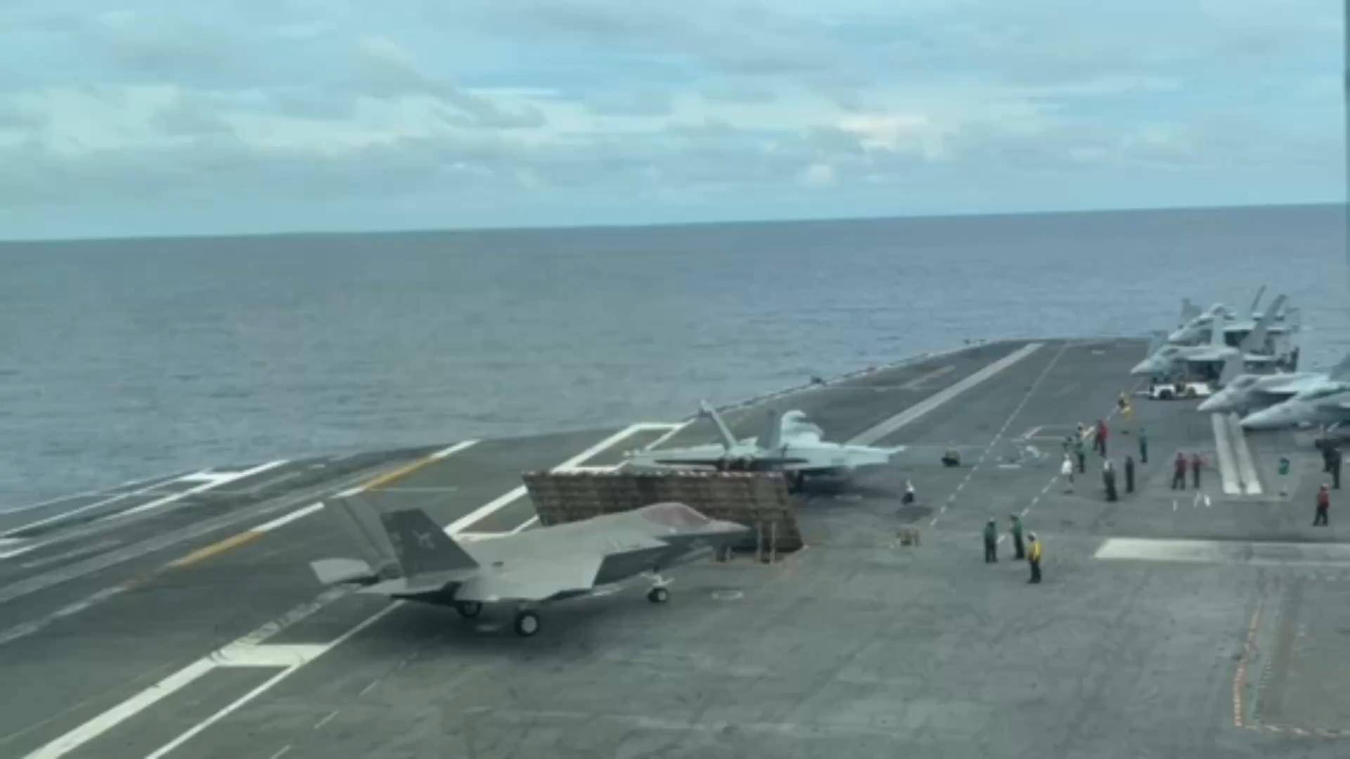 皇冠信用网注册_外军深夜来犯皇冠信用网注册，央视披露细节，歼15挂实弹升空驱离，现场惊心动魄