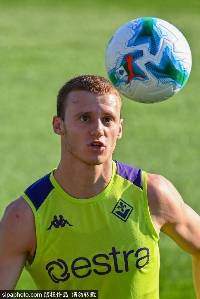 皇冠登1登2登3出租_佳夫转会纽卡！米兰主帅阿莱格里虽挽留无果皇冠登1登2登3出租，未来战术布局如何调整？